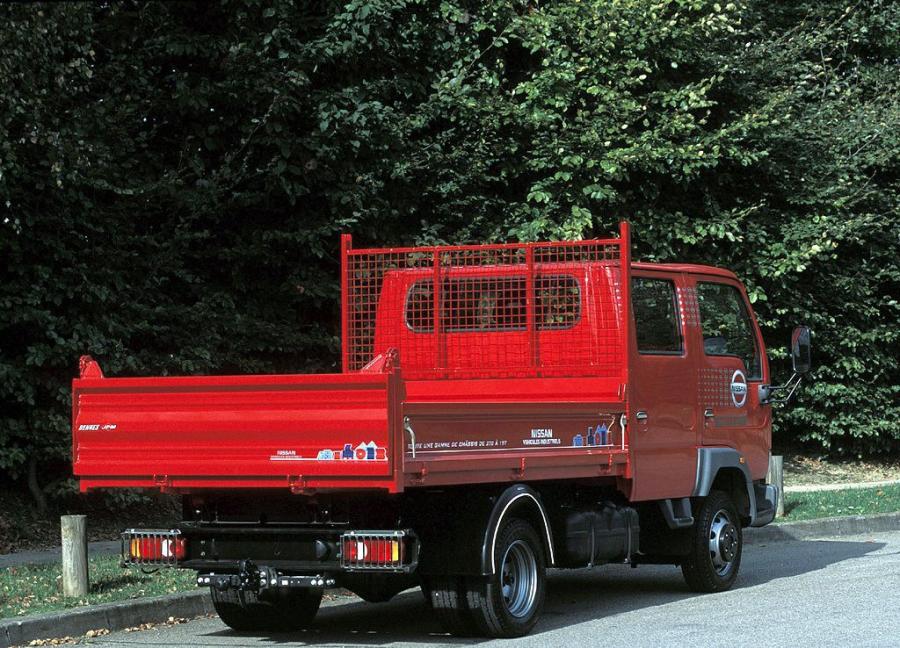  Nissan Cabstar E Quad Cab 1998 года  (фото 2 из 3)